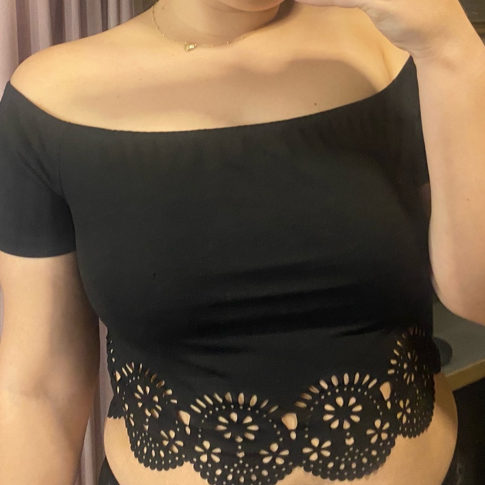 Black crop top